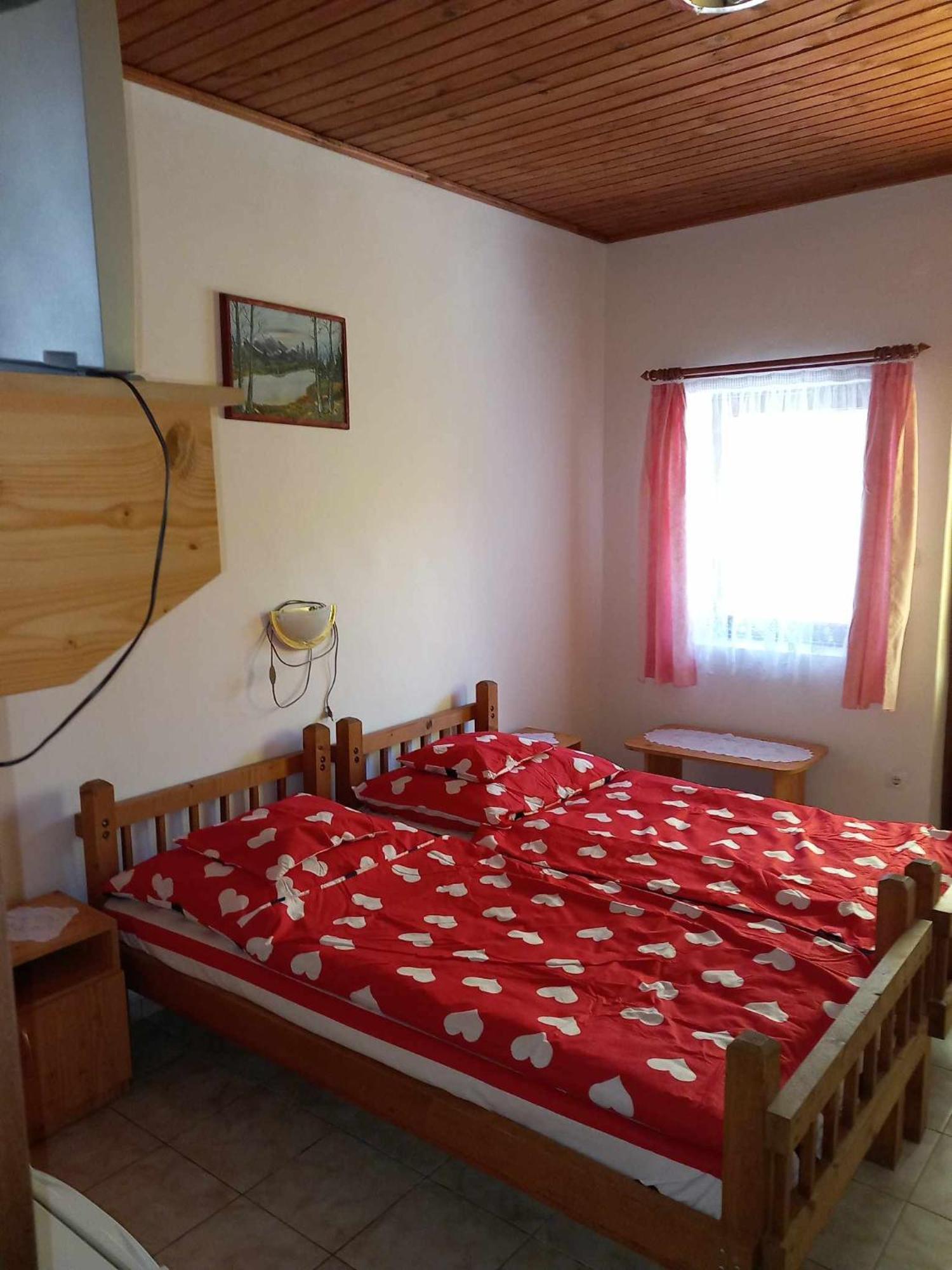 Apartamento Zsuzsa Apartman Poroszló Exterior foto